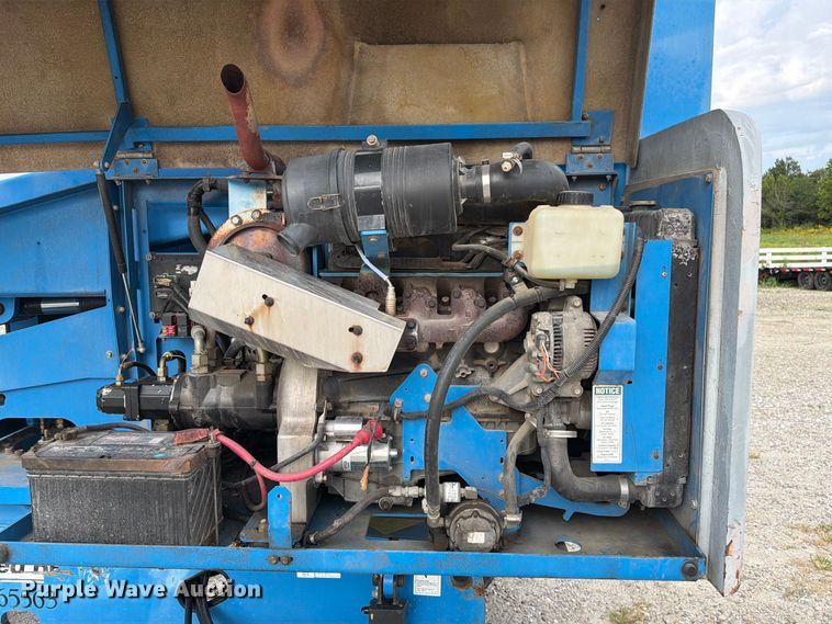image for item DZ4855 2005 Genie S-40 boom lift