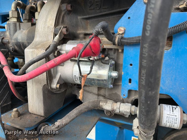 image for item DZ4855 2005 Genie S-40 boom lift