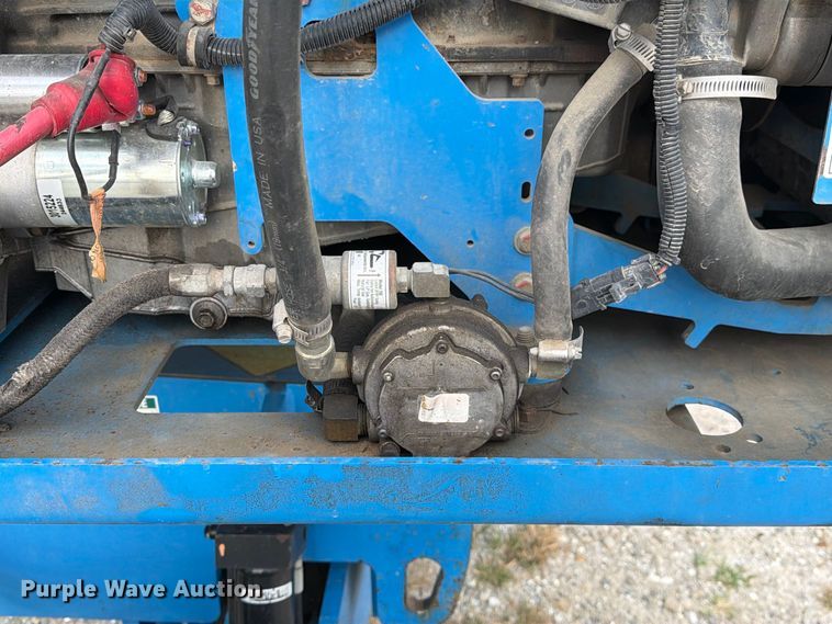 image for item DZ4855 2005 Genie S-40 boom lift