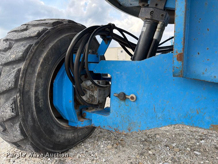 image for item DZ4855 2005 Genie S-40 boom lift
