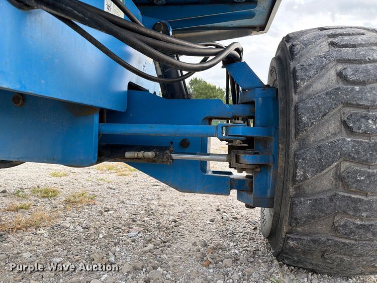 image for item DZ4855 2005 Genie S-40 boom lift