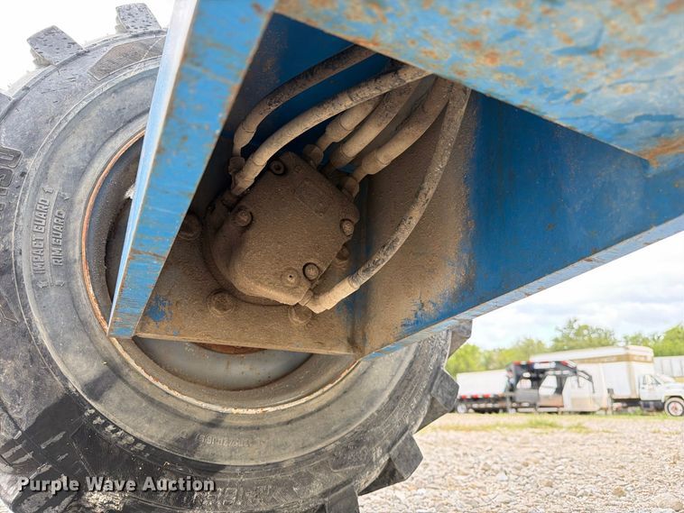 image for item DZ4855 2005 Genie S-40 boom lift