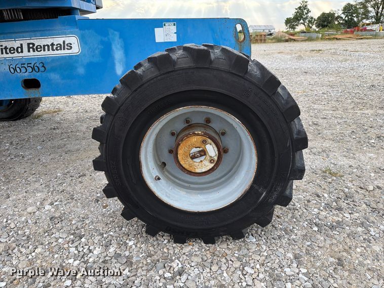 image for item DZ4855 2005 Genie S-40 boom lift
