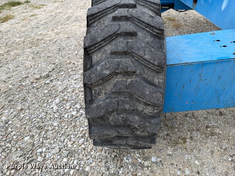 image for item DZ4855 2005 Genie S-40 boom lift