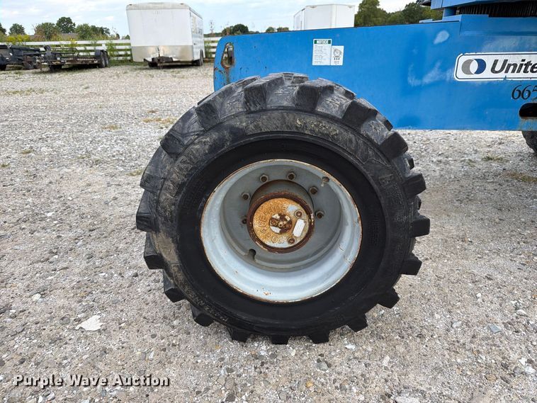 image for item DZ4855 2005 Genie S-40 boom lift
