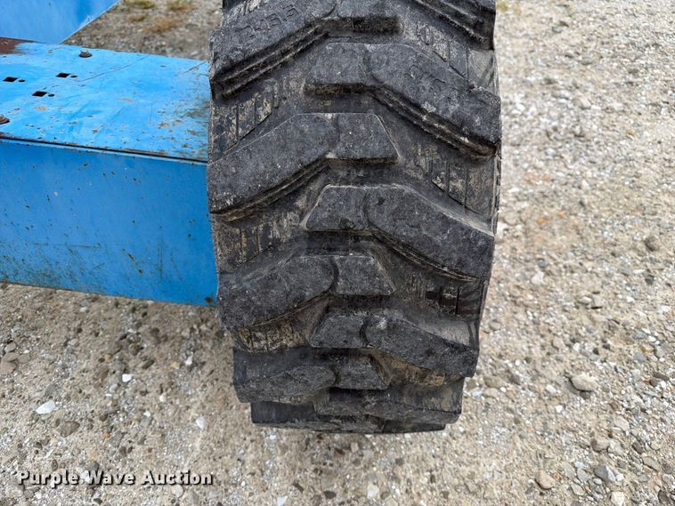 image for item DZ4855 2005 Genie S-40 boom lift