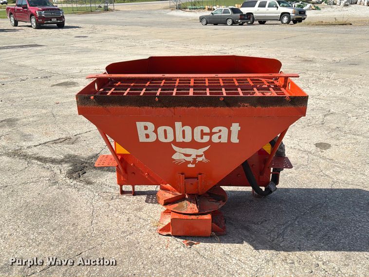 image for item DZ4868 2002 Bobcat Spreader HS8 skid steer spreader