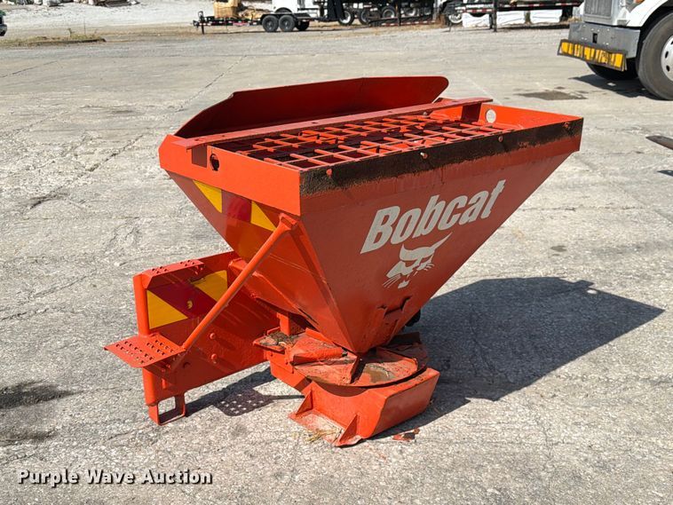 image for item DZ4868 2002 Bobcat Spreader HS8 skid steer spreader