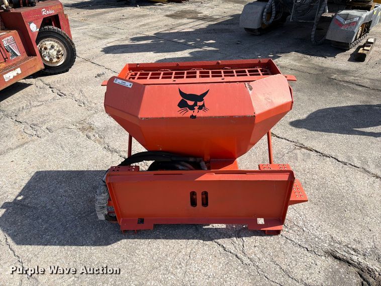 image for item DZ4868 2002 Bobcat Spreader HS8 skid steer spreader