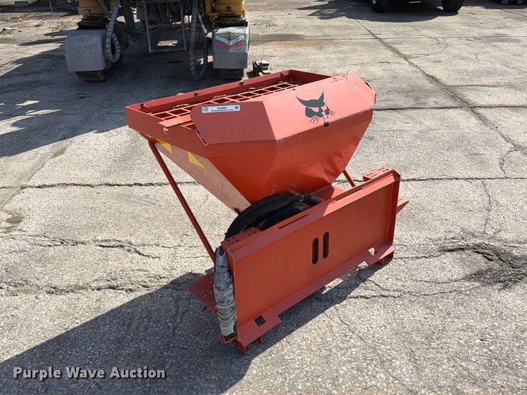 image for item DZ4868 2002 Bobcat Spreader HS8 skid steer spreader