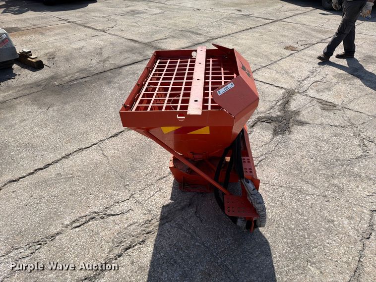 image for item DZ4868 2002 Bobcat Spreader HS8 skid steer spreader