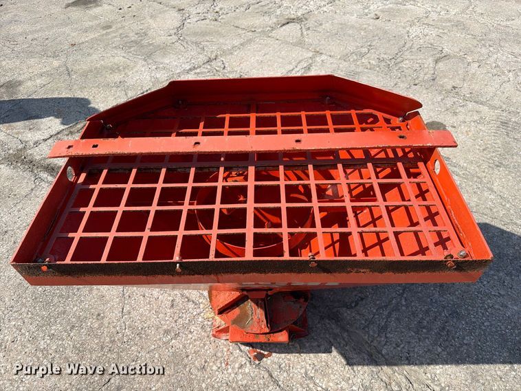 image for item DZ4868 2002 Bobcat Spreader HS8 skid steer spreader
