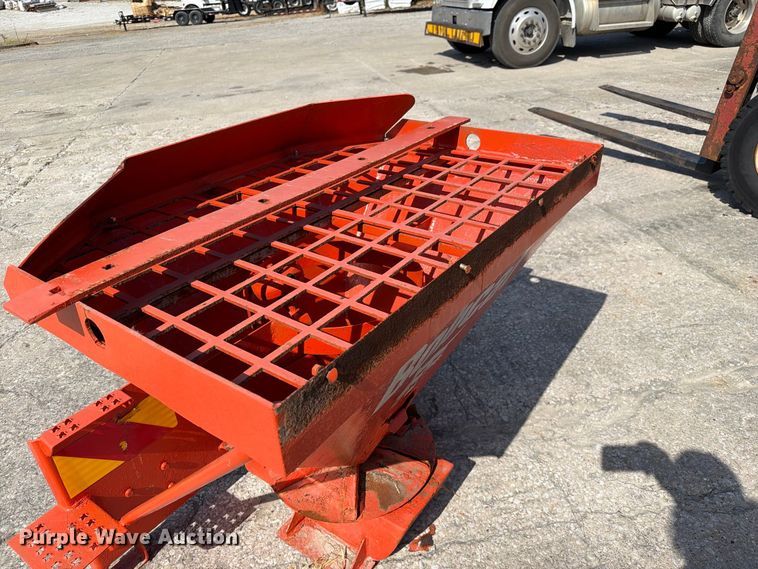 image for item DZ4868 2002 Bobcat Spreader HS8 skid steer spreader