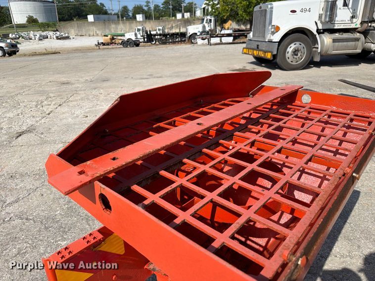 image for item DZ4868 2002 Bobcat Spreader HS8 skid steer spreader