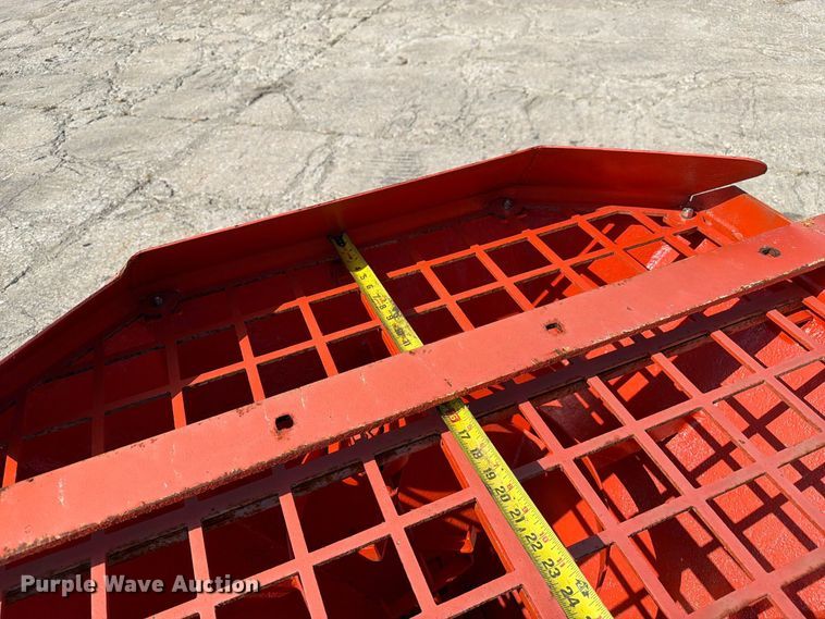 image for item DZ4868 2002 Bobcat Spreader HS8 skid steer spreader