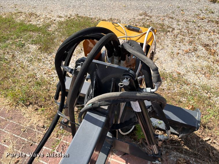 image for item DZ4869 2023 LandHonor GM-12-96W skid steer grader