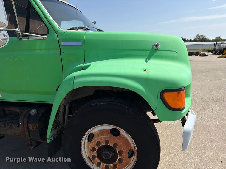 image for item DZ4870 1997 Ford F800 flatbed truck with crash attenuator  