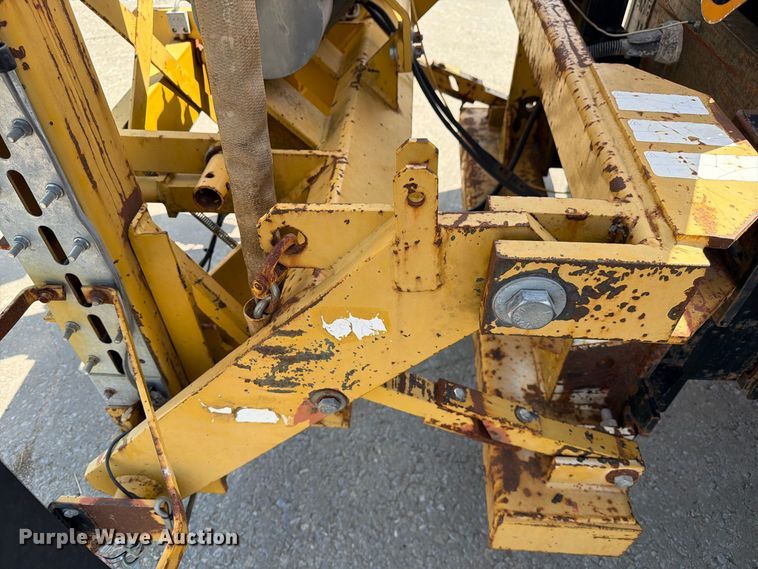 image for item DZ4870 1997 Ford F800 flatbed truck with crash attenuator  