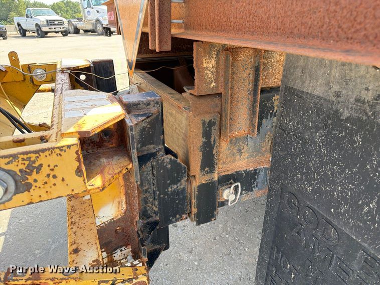 image for item DZ4870 1997 Ford F800 flatbed truck with crash attenuator  