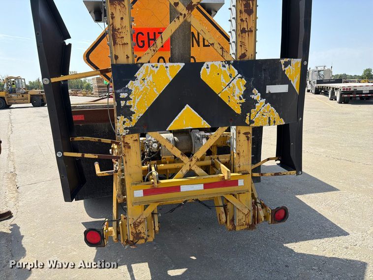 image for item DZ4870 1997 Ford F800 flatbed truck with crash attenuator  