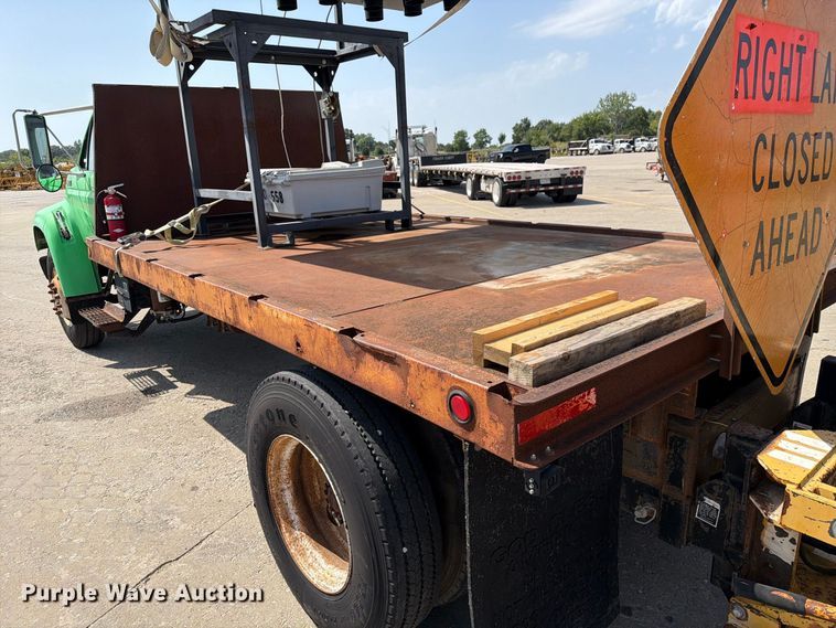 image for item DZ4870 1997 Ford F800 flatbed truck with crash attenuator  