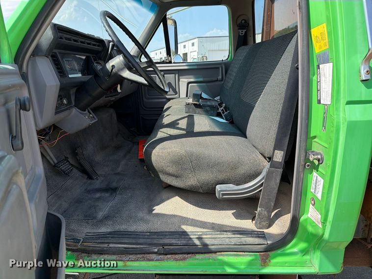 image for item DZ4870 1997 Ford F800 flatbed truck with crash attenuator  