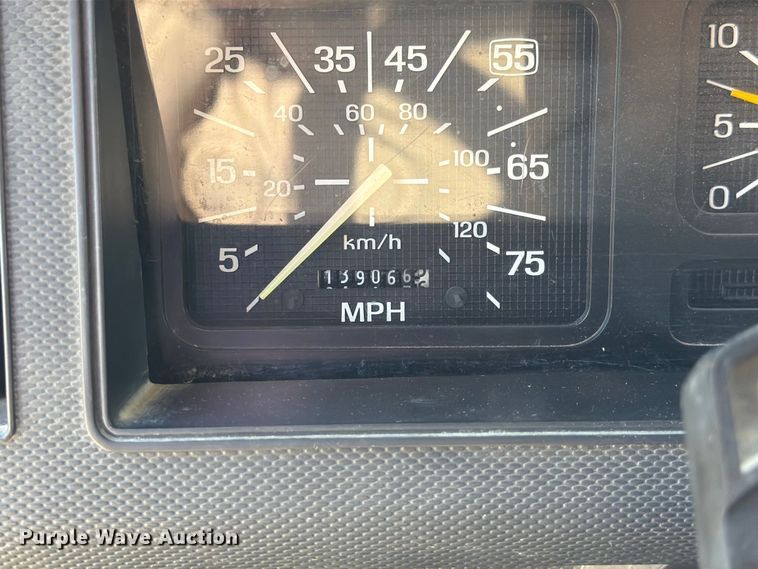 image for item DZ4870 1997 Ford F800 flatbed truck with crash attenuator  