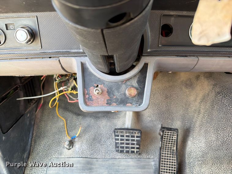 image for item DZ4870 1997 Ford F800 flatbed truck with crash attenuator  