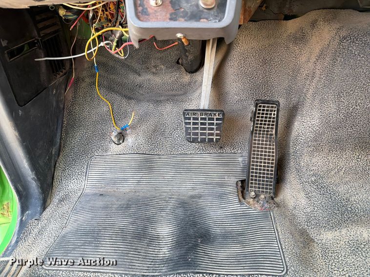 image for item DZ4870 1997 Ford F800 flatbed truck with crash attenuator  