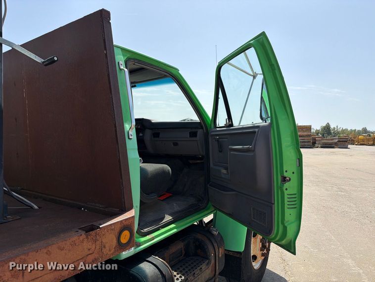 image for item DZ4870 1997 Ford F800 flatbed truck with crash attenuator  