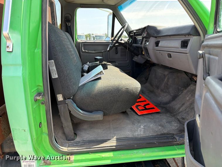 image for item DZ4870 1997 Ford F800 flatbed truck with crash attenuator  