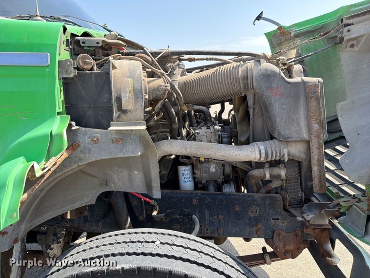 image for item DZ4870 1997 Ford F800 flatbed truck with crash attenuator  