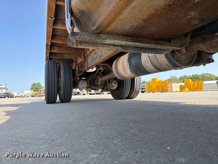 image for item DZ4870 1997 Ford F800 flatbed truck with crash attenuator  