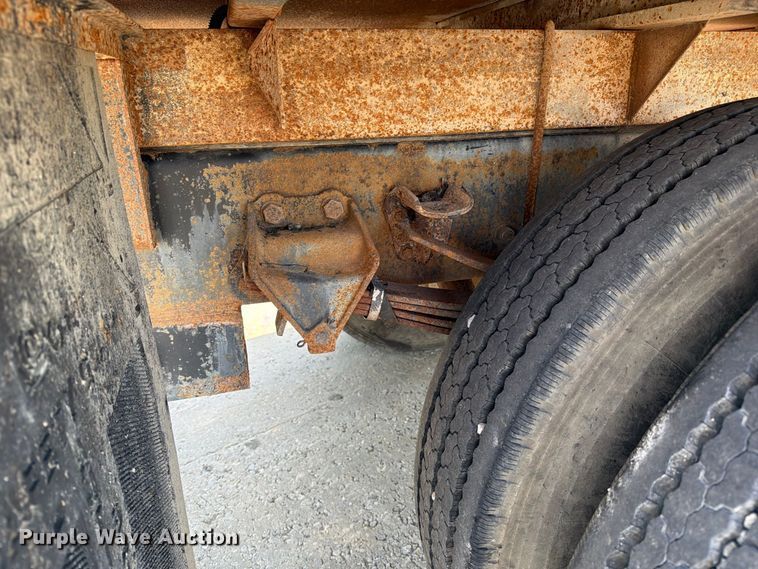 image for item DZ4870 1997 Ford F800 flatbed truck with crash attenuator  
