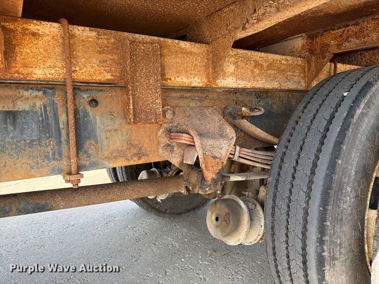image for item DZ4870 1997 Ford F800 flatbed truck with crash attenuator  