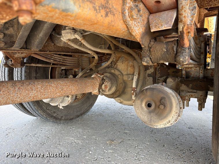 image for item DZ4870 1997 Ford F800 flatbed truck with crash attenuator  
