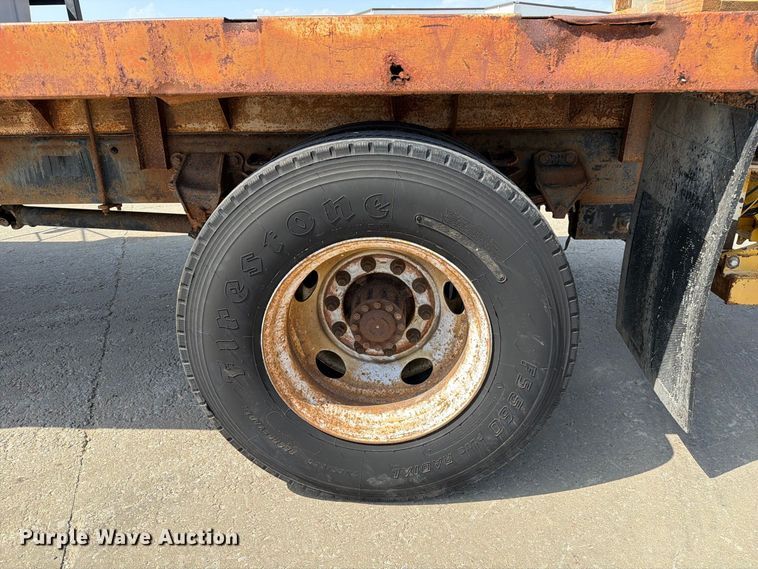 image for item DZ4870 1997 Ford F800 flatbed truck with crash attenuator  