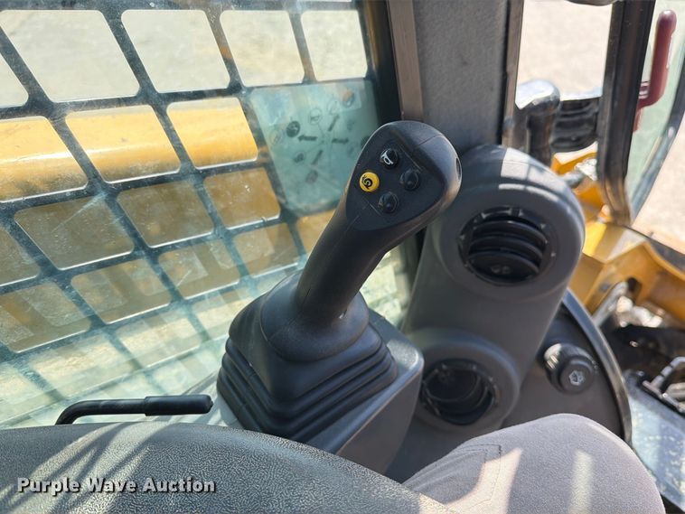 image for item DZ4872 2023 Caterpillar 299D3 tracked skid steer loader