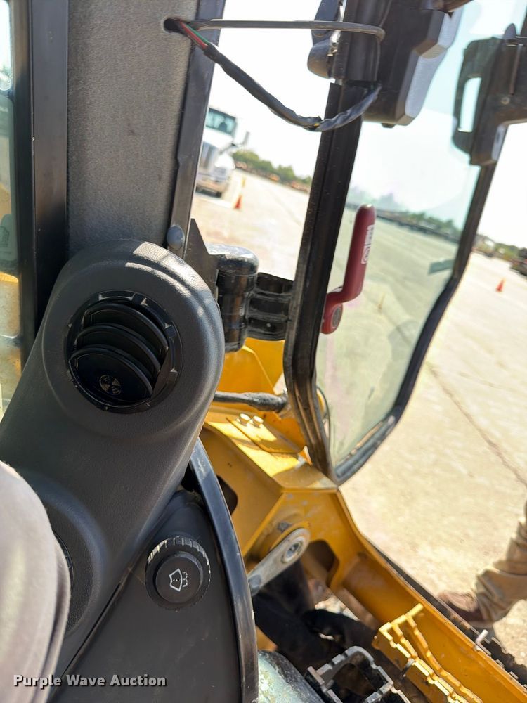 image for item DZ4872 2023 Caterpillar 299D3 tracked skid steer loader