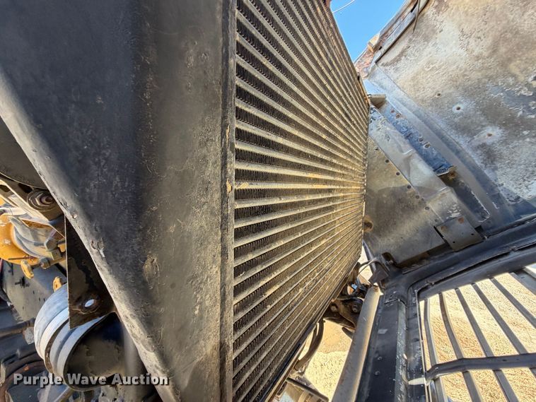image for item EA0014 1995 Ford LA9000 water truck