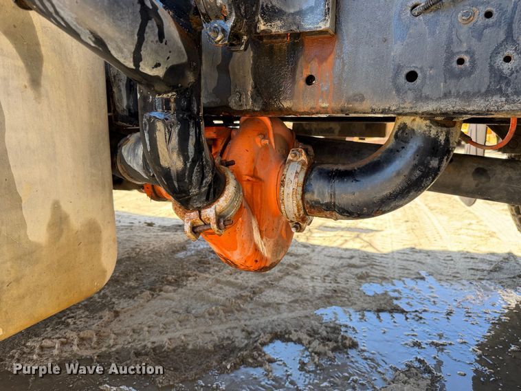 image for item EA0014 1995 Ford LA9000 water truck