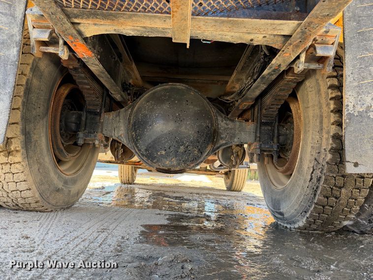 image for item EA0014 1995 Ford LA9000 water truck