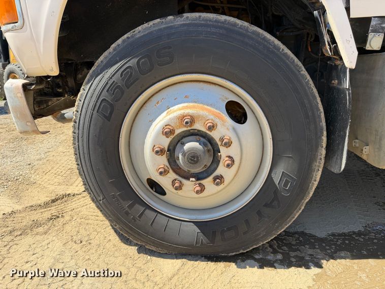 image for item EA0014 1995 Ford LA9000 water truck