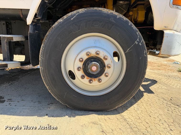 image for item EA0014 1995 Ford LA9000 water truck