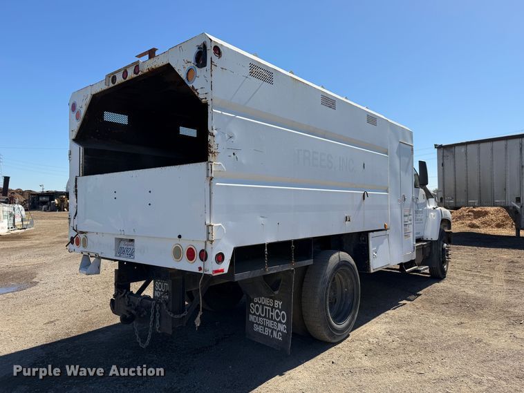 image for item EA0044 2005 GMC C6 chipper truck