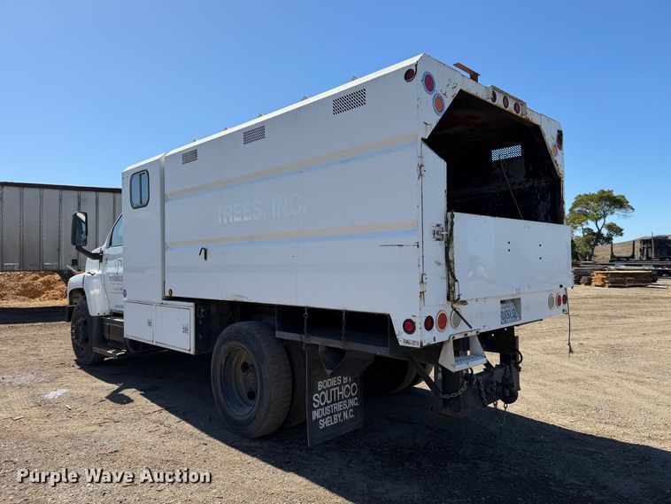 image for item EA0044 2005 GMC C6 chipper truck