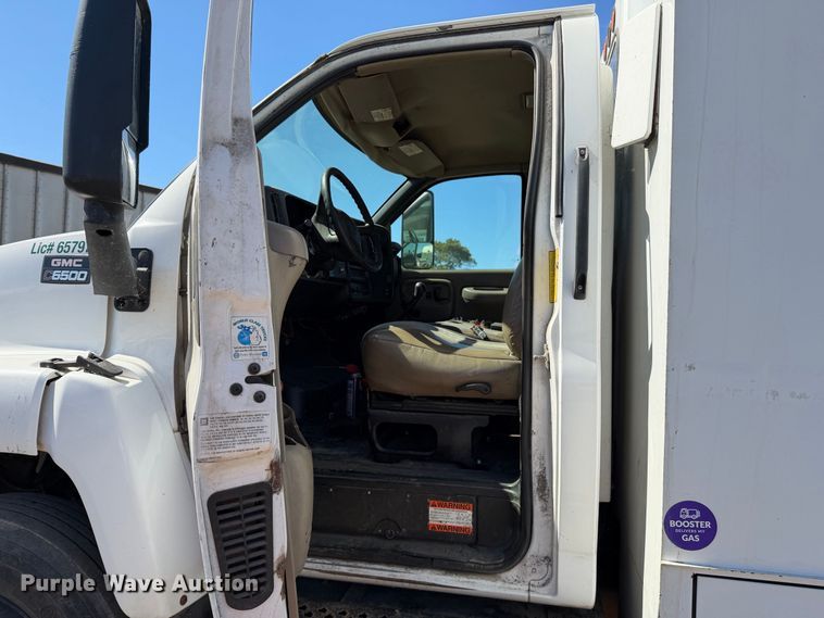 image for item EA0044 2005 GMC C6 chipper truck