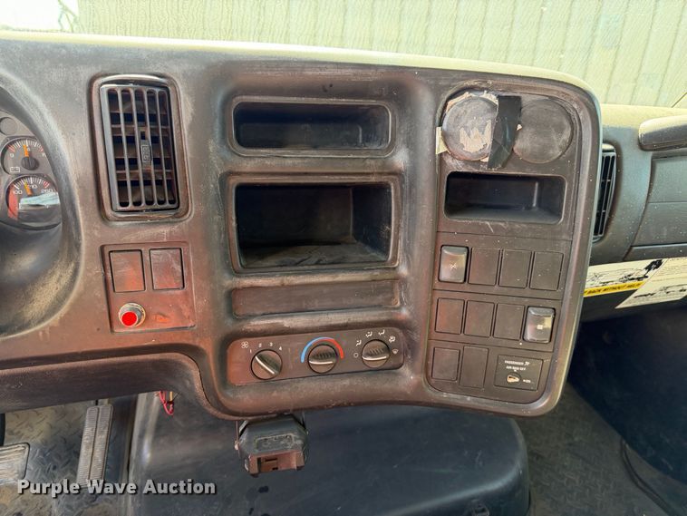 image for item EA0044 2005 GMC C6 chipper truck