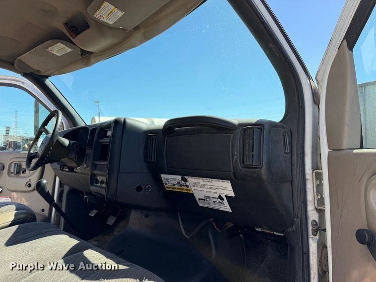 image for item EA0044 2005 GMC C6 chipper truck