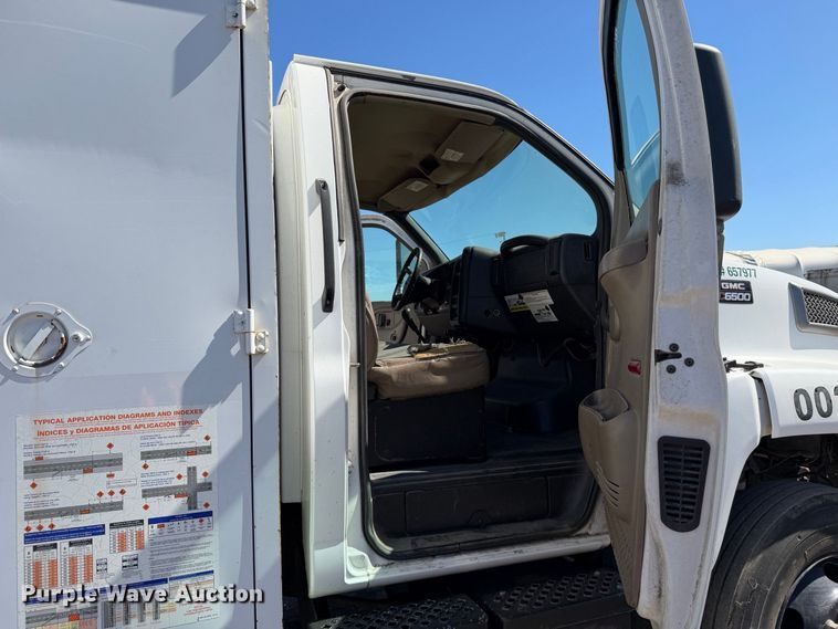 image for item EA0044 2005 GMC C6 chipper truck
